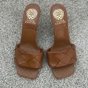 VINCE CAMUTO brown heels